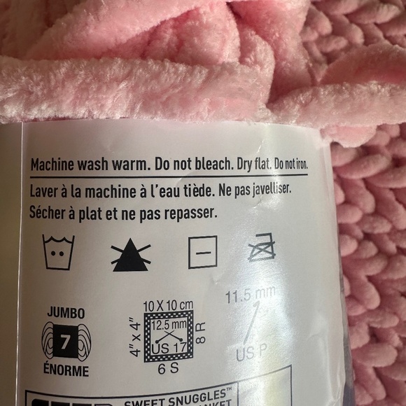Plush Crocheted Blanket in Pink - Picture 8 of 13